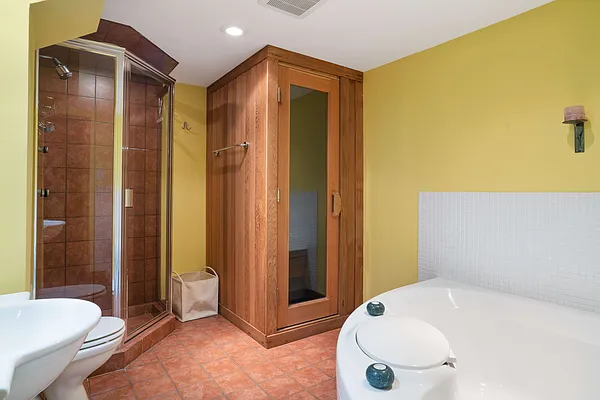 Sold by Compass | media 10