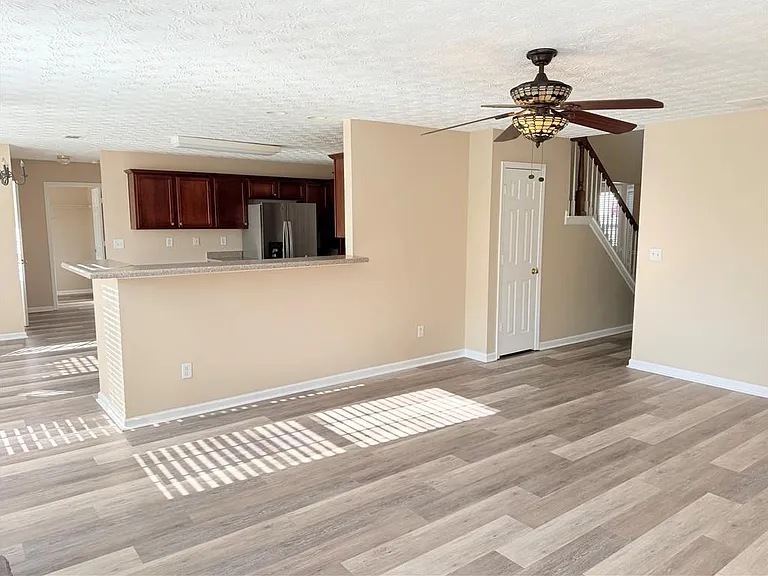 1210 Skylar Ridge Cir — Photo 9
