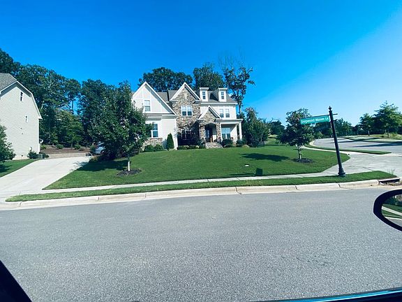 2nd image of 200 Dogwood Bloom Ln