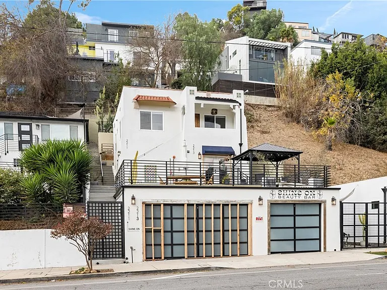 2211 Hyperion Ave — Photo 16