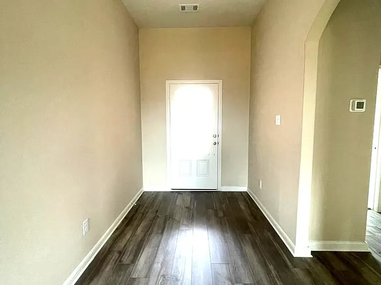 1149 Beaverwood Ln — Photo 7