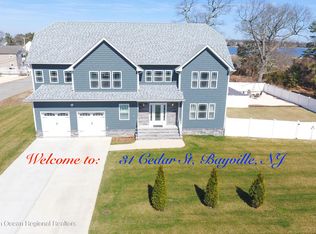 31 Cedar St, Bayville, NJ 08721