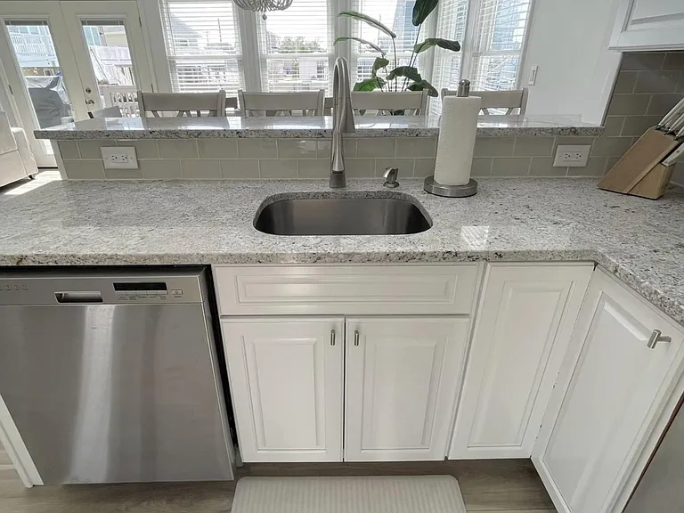 8 Rosalyn Dr — Photo 26