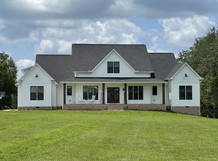 950 Tanyard Rd, Lafayette, TN 37083