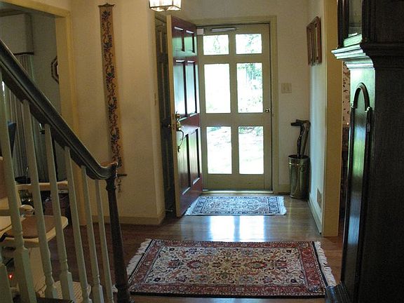 4th image of 112 Cameron Dr