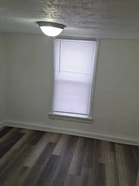 242 S Main St