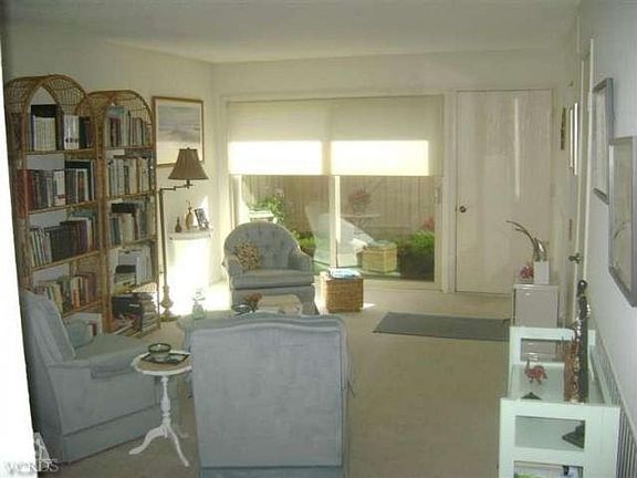 5th image of 11248 Village 11
