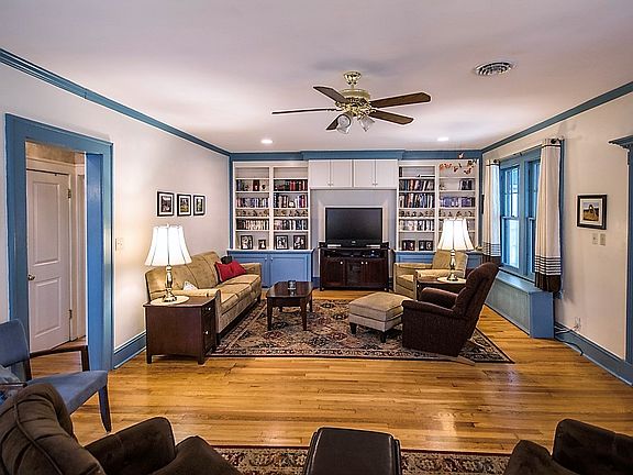 5th image of 955 Washington Ave