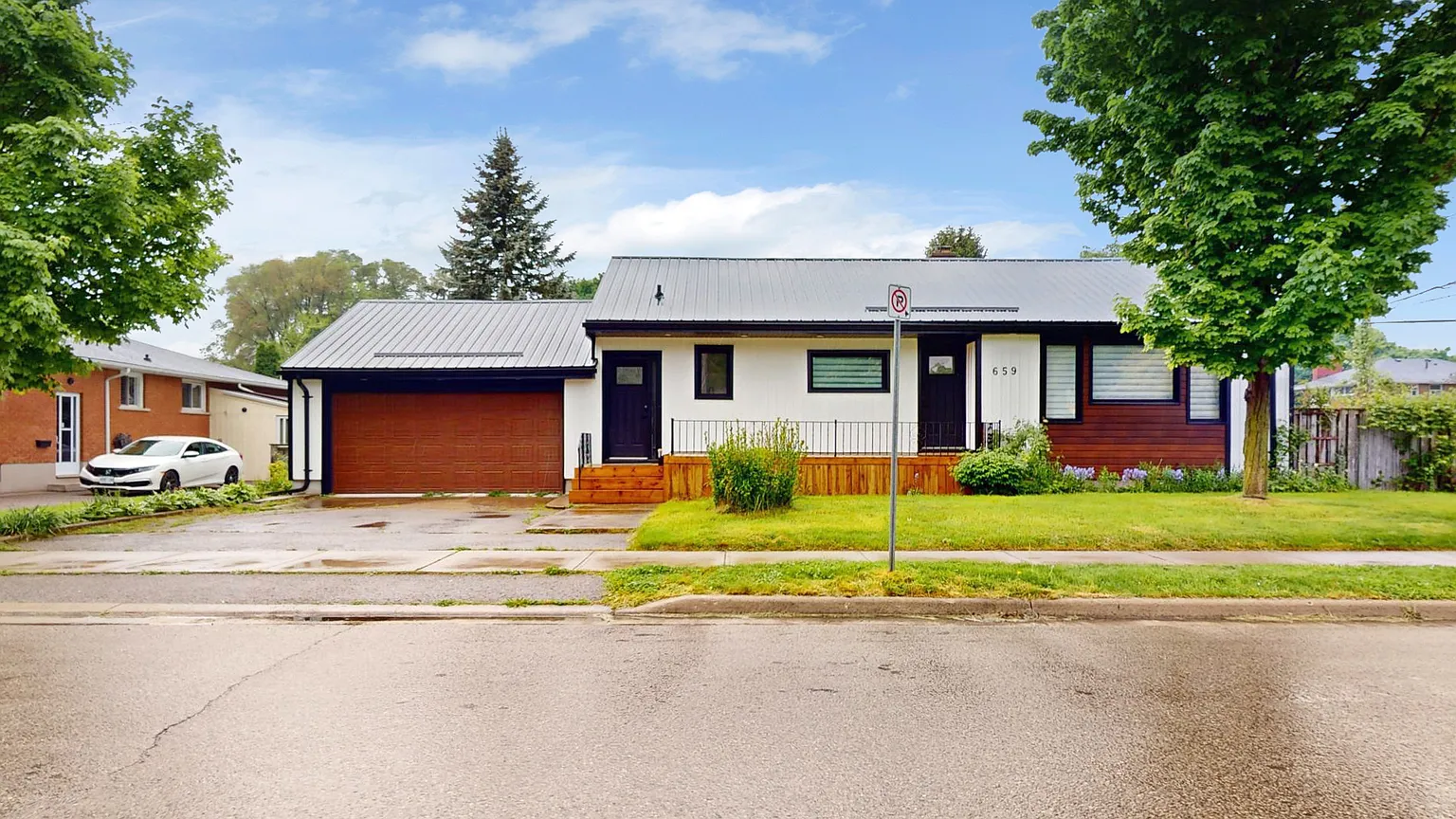 659 Huron St photo 1