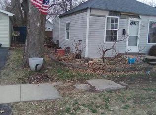 209 E Buchanan St, Litchfield, IL 62056