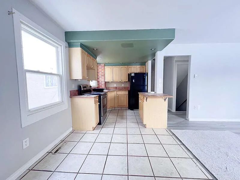 4 bed, 2.0 bath, 1500 sqft, $1,450 — Photo 2