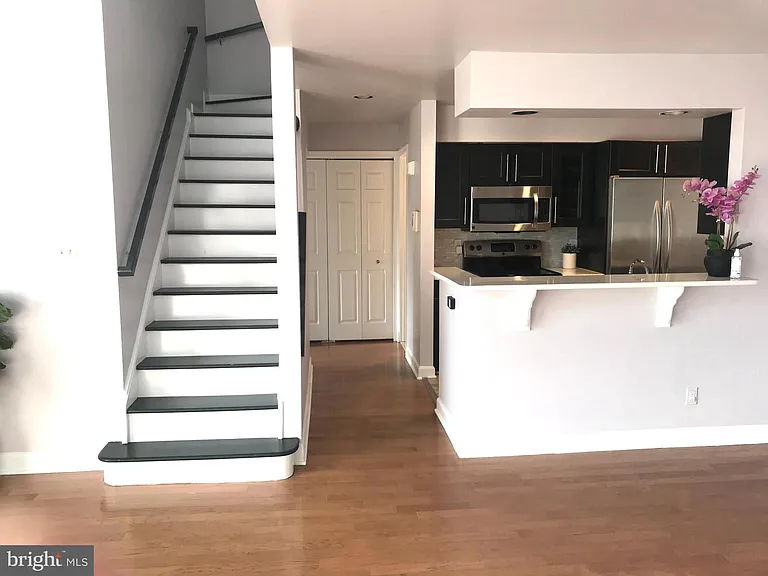 5918 Barbados Pl #202 — Photo 6