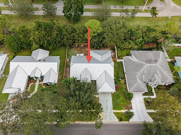 2nd image of 8270 Sandpine Circle