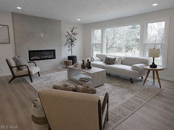 5th image of 2060 Langerdale Rd