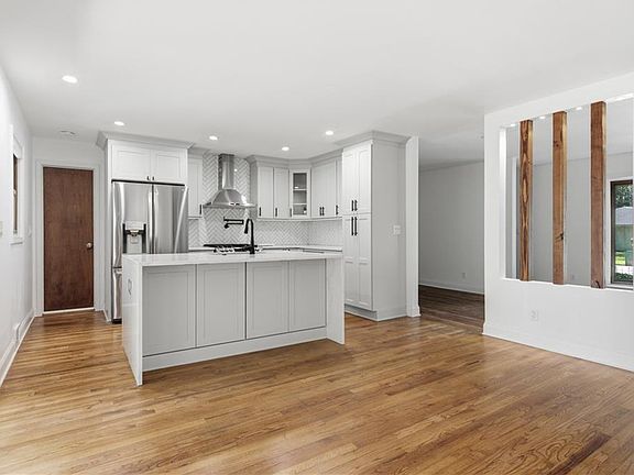 4th image of 2224 Rando Ln NW