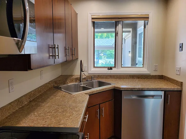 2333 W Cumberland Ct — Photo 10