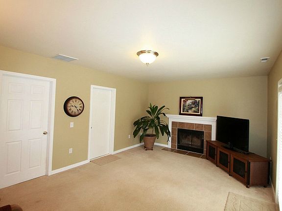 4th image of 3921 142nd Pl NW