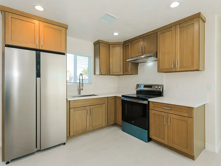 Spacious 3BR/2BA Home with Open Floor Plan, Garage & Washer/Dryer — Photo 21