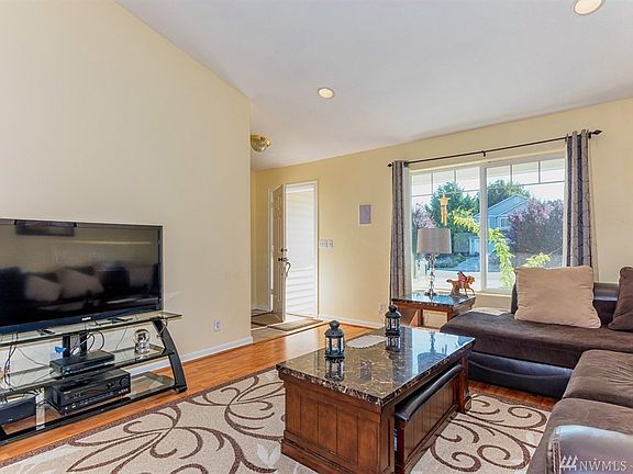 4th image of 249 Madrona Ave