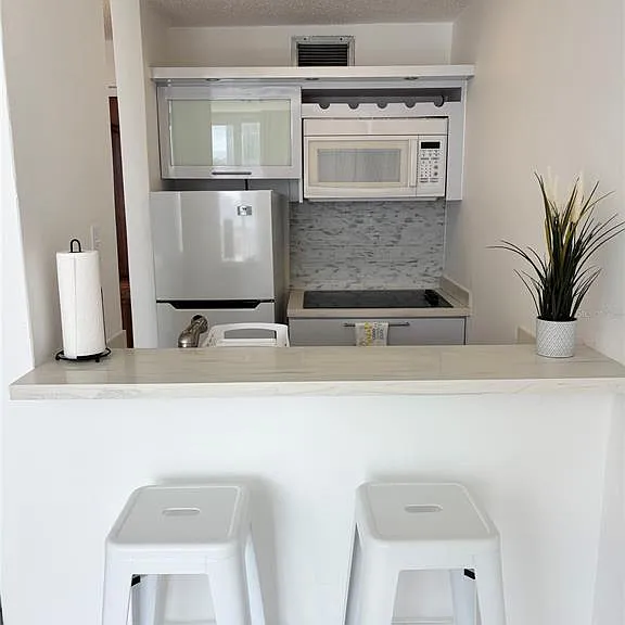 1035 Ashford Ave #1108 — Photo 5