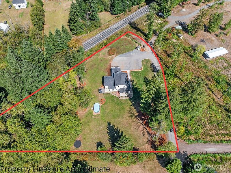 2nd image of 193 Obsidian Drive