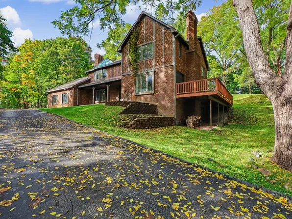27155 Drake Rd, Farmington Hills, MI 48331