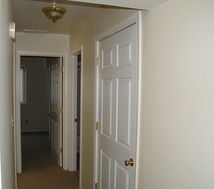 4th image of 25 Heffron Dr APT 3