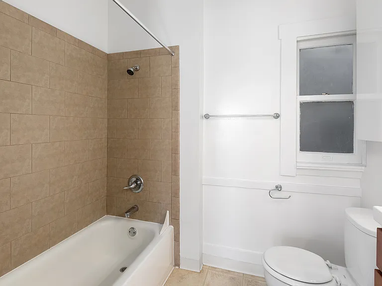 929 Pine Street — Photo 15