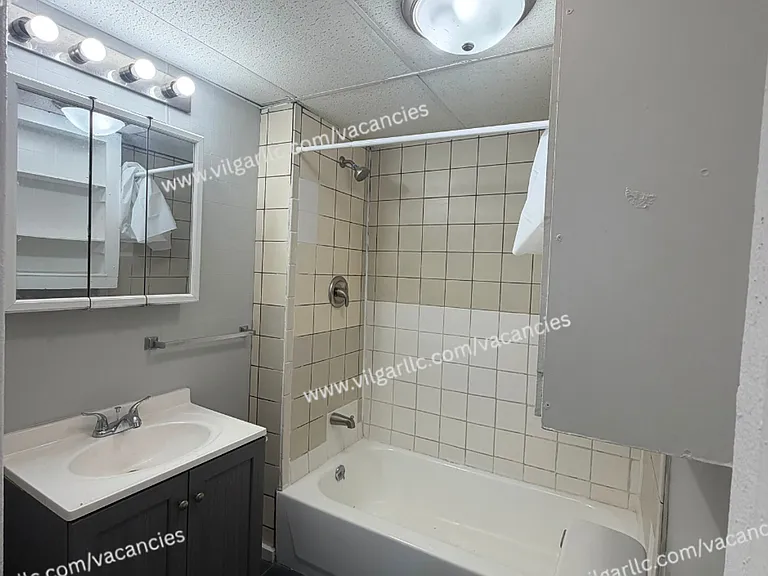 1007 Becker St — Photo 11