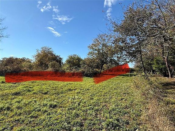 4th image of 536 W Main Rd