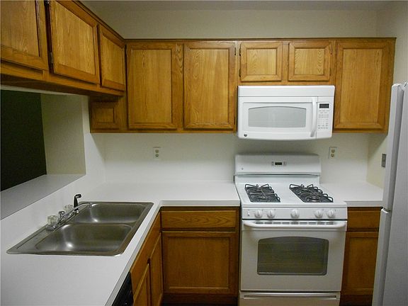 4th image of 11404 Walnut Ridge Dr APT 10