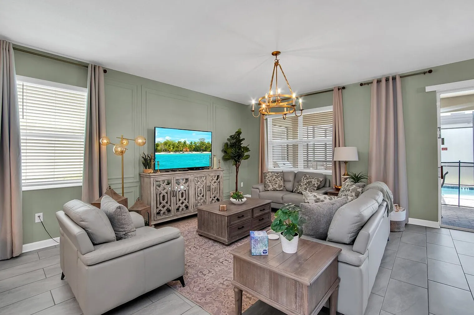 9 bed, 5.0 bath, 4294 sqft, $9,365 — Photo 1