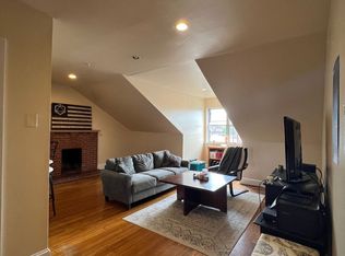904 Spruce St #4F, Philadelphia, PA 19107