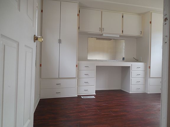 3rd image of 3009 Vousden Ln