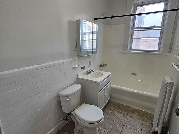 4th image of 790 Clinton Ave #2D