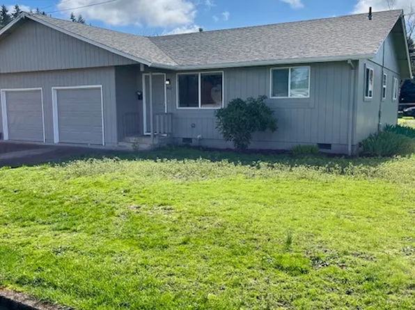 402 Drake St, Silverton, OR 97381