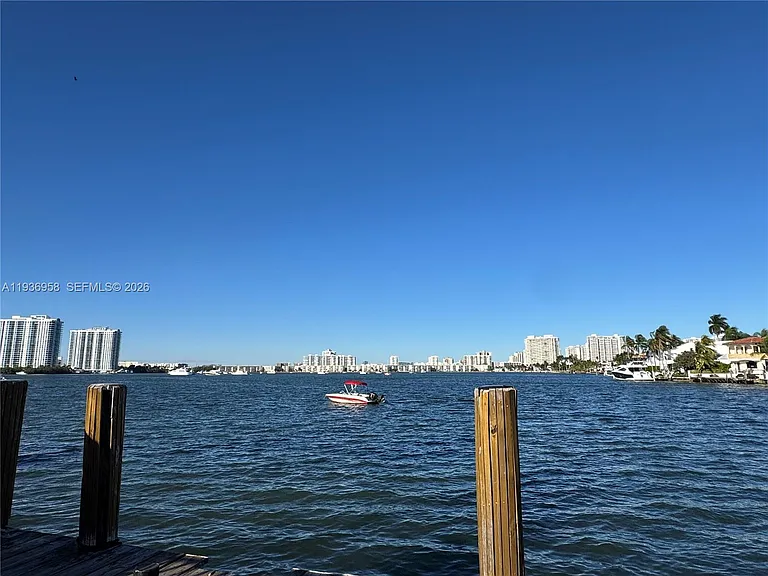 2821 N Miami Beach Blvd #5P — Photo 19