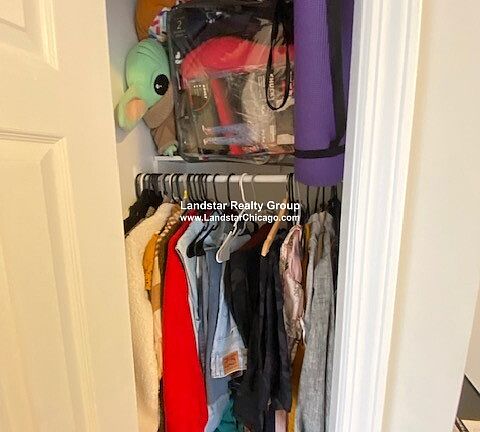 4th image of 2036 W Foster Ave APT C1