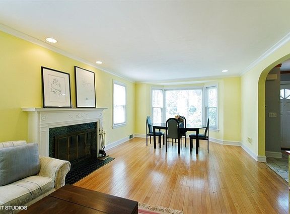 3rd image of 6467 N Hiawatha Ave
