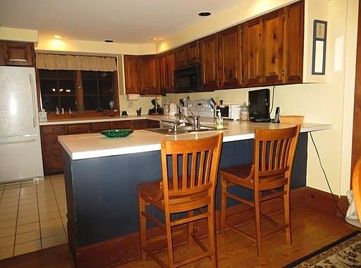 3rd image of 203 Lakeshore Dr