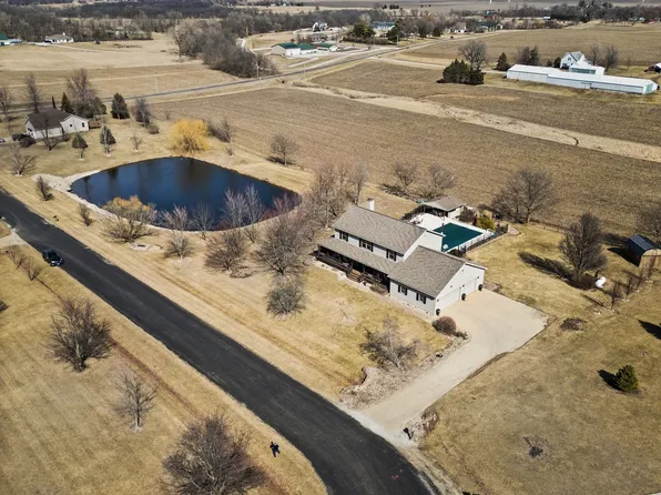 22377 Sangamon Dr, Carlock, IL 61725