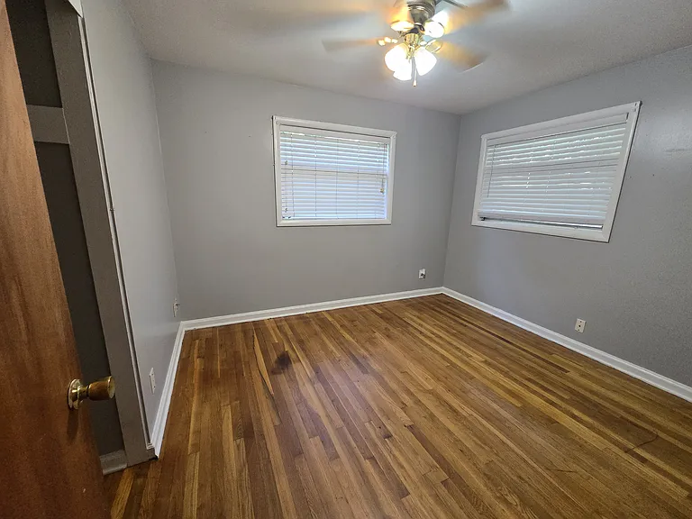 111 Easthaven Rd — Photo 17