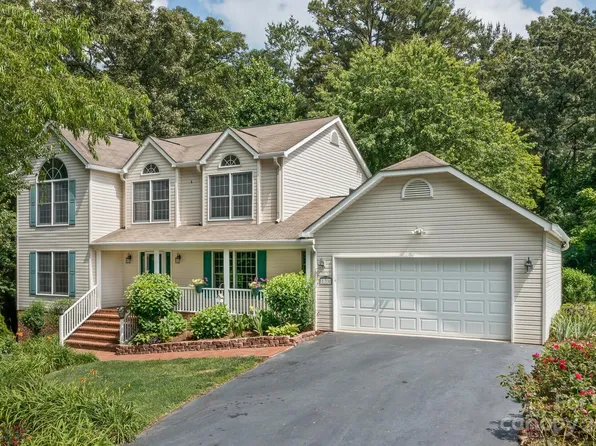 130 Caldonia Dr, Candler, NC 28715