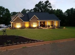 11 Crown Ct, Byron, GA 31008