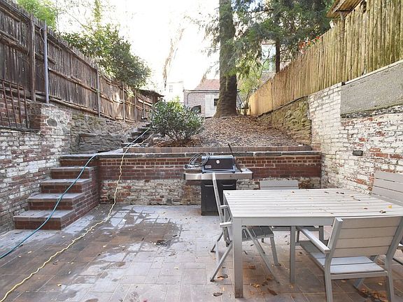 4th image of 311 E 52nd St #1BB