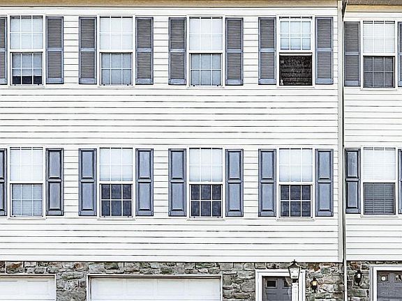 2nd image of 2774 Woodmont Dr