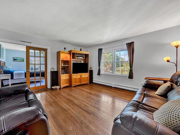 5th image of 3377 Woodland Dr