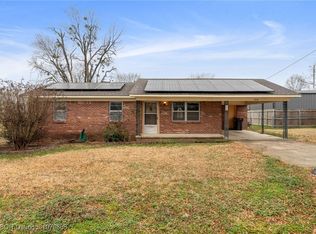 910 Church Ave, Mulberry, AR 72947