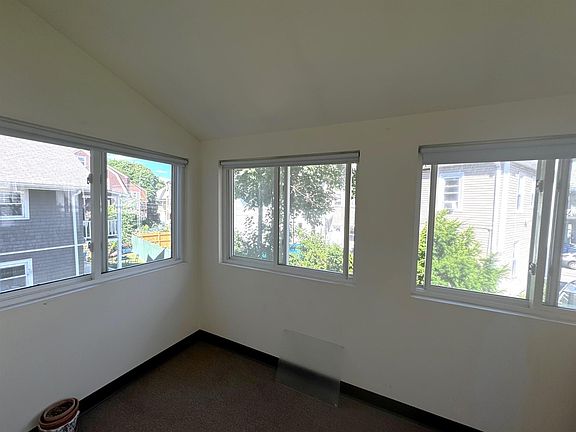 4th image of 13 Grove St Floor 1