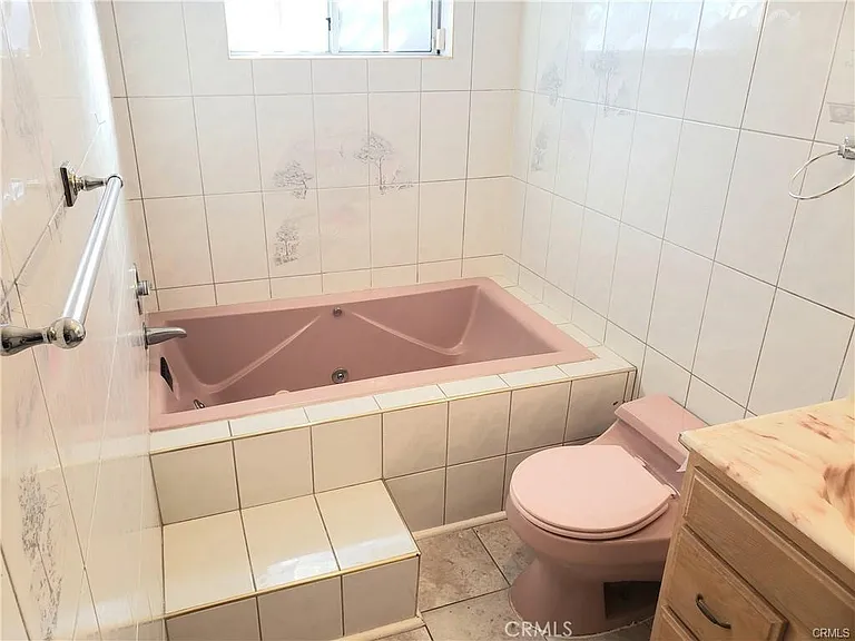 148 W Highland Ave — Photo 14